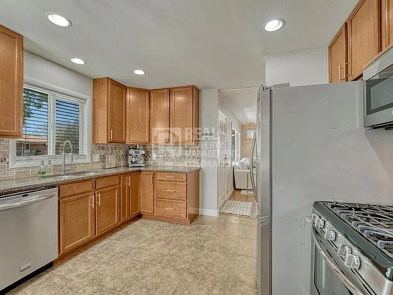 4252 S Logan St — Photo 12