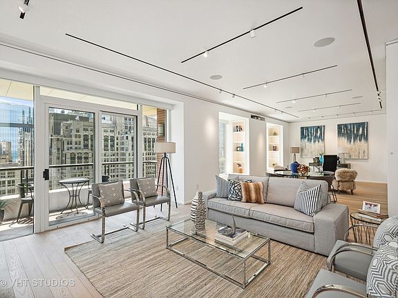 5th image of 270 E Pearson St APT 1202