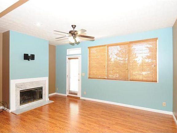 4th image of 10764 Gleneagle Dr