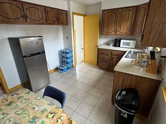 5th image of 730 Babbitt Rd