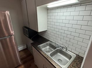 295 Washington St #1R, West Warwick, RI 02893