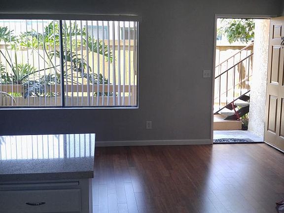 5th image of 4435 Mississippi St APT 2