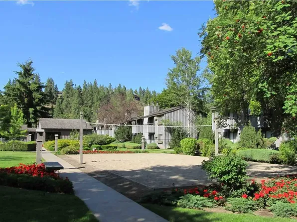 Lake Villa Apartments