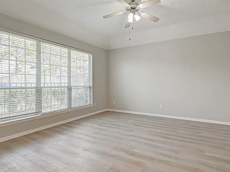 717 Cedarwood Dr — Photo 6