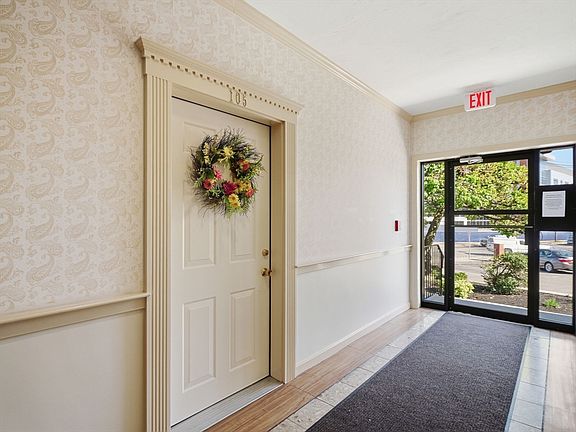 2nd image of 785 Washington St APT 105