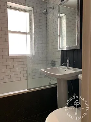 Rented by Brooklyn Heights Real Estate Inc | media 9