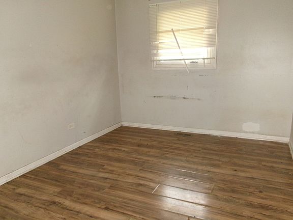 4th image of 103 Shabbona Dr