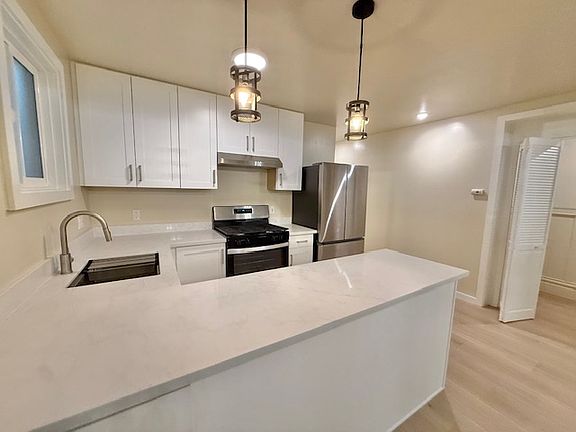 5th image of 1644 Washington St APT 15