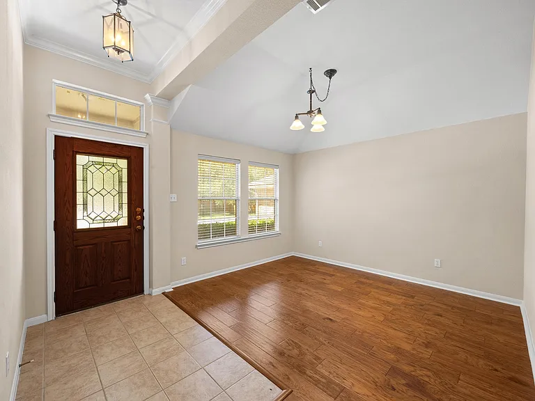 3808 Noe Ln — Photo 4