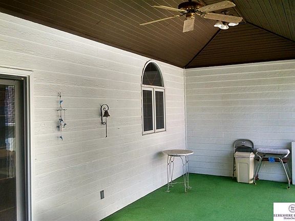 4th image of 14936 Hawthorne Ave