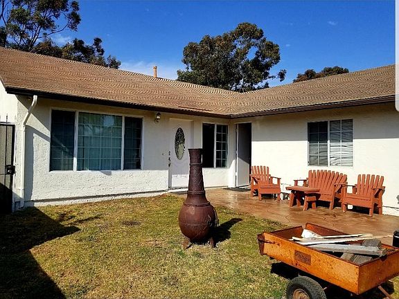 4th image of 2878 Quadra Ave