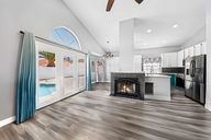 7-web-or-mls-Crosspointe Ave-L0307-005