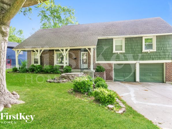 6700 E 129th St, Grandview, MO