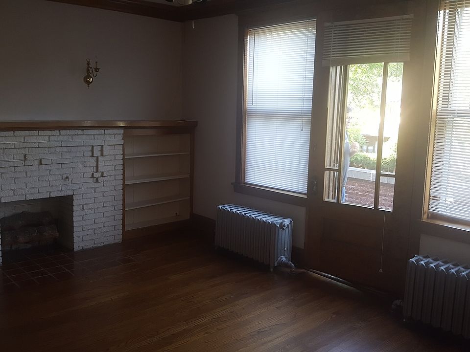 2nd image of 2117 W Lunt Ave #2