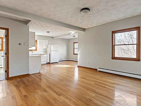 5th image of 52 Sheridan Cir #52
