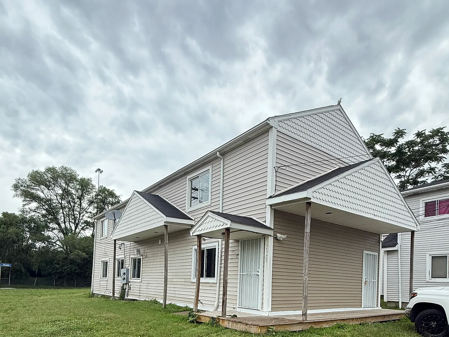 3457 Wade Ave — Photo 1