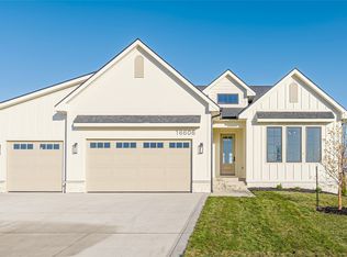16606 Deerview Dr, Urbandale, IA 50323