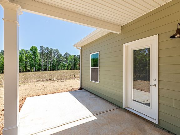 5th image of 7 Heartland Meadows Dr