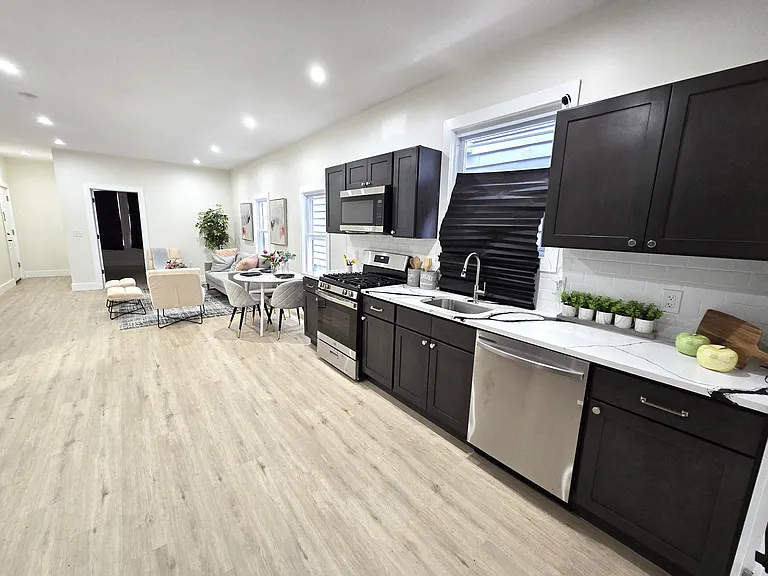 13 Edwin Pl #1 — Photo 6