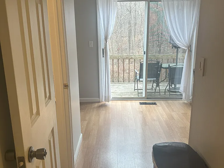 380 Hitchcock Rd — Photo 10