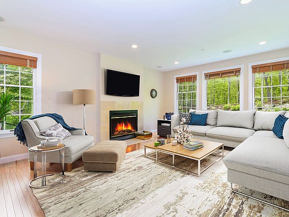 5th image of 99 Stonewall Cir