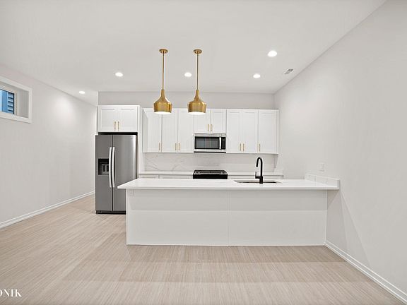 3rd image of 4728 S Wabash Ave W #1