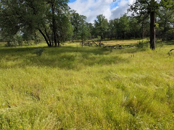 Manzanoaks Dr, Redding, CA 96003