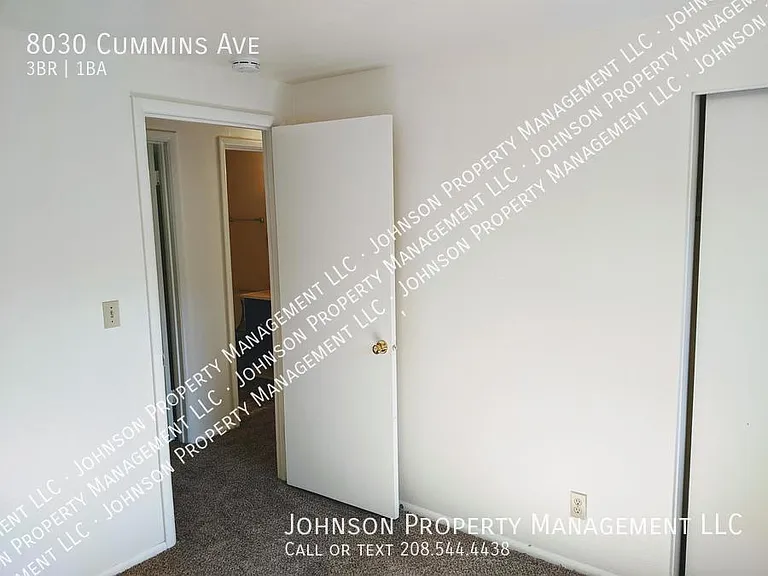 8030 W Cummins Ave — Photo 9