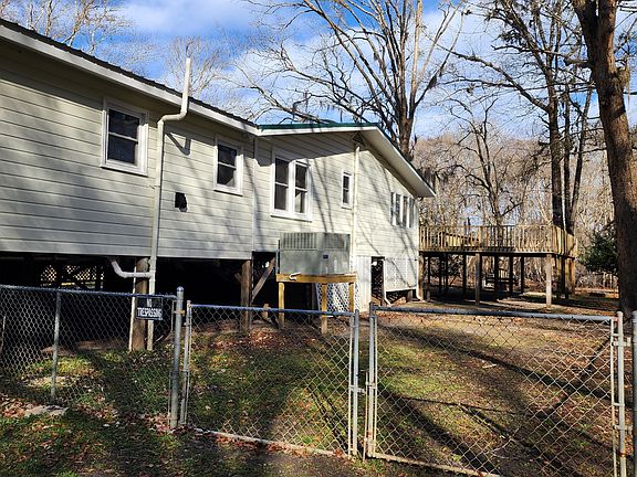 4th image of 93 Deepwater Ave