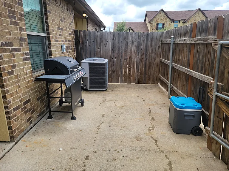 344 Newcomb Ln — Photo 13