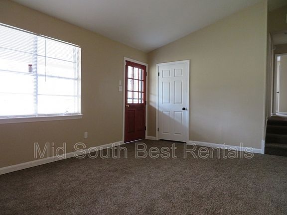 2nd image of 1487 Winfield Ave