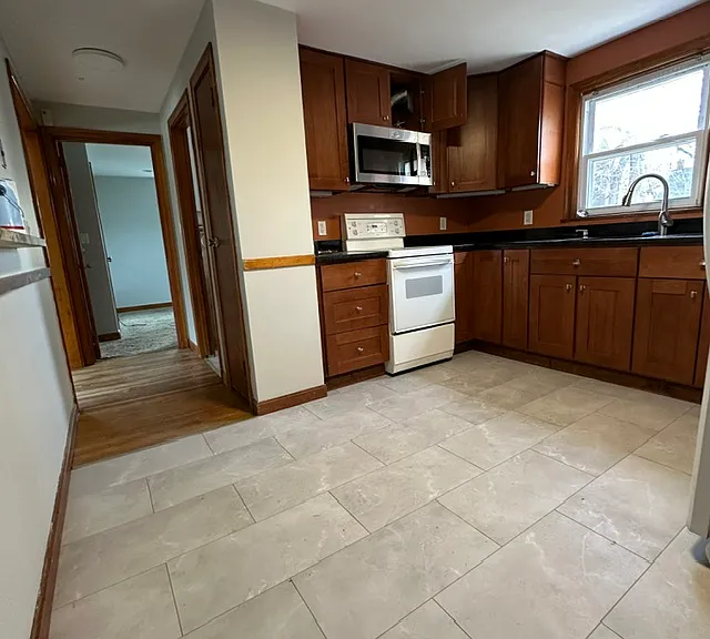 183 Grove St #1 — Photo 7