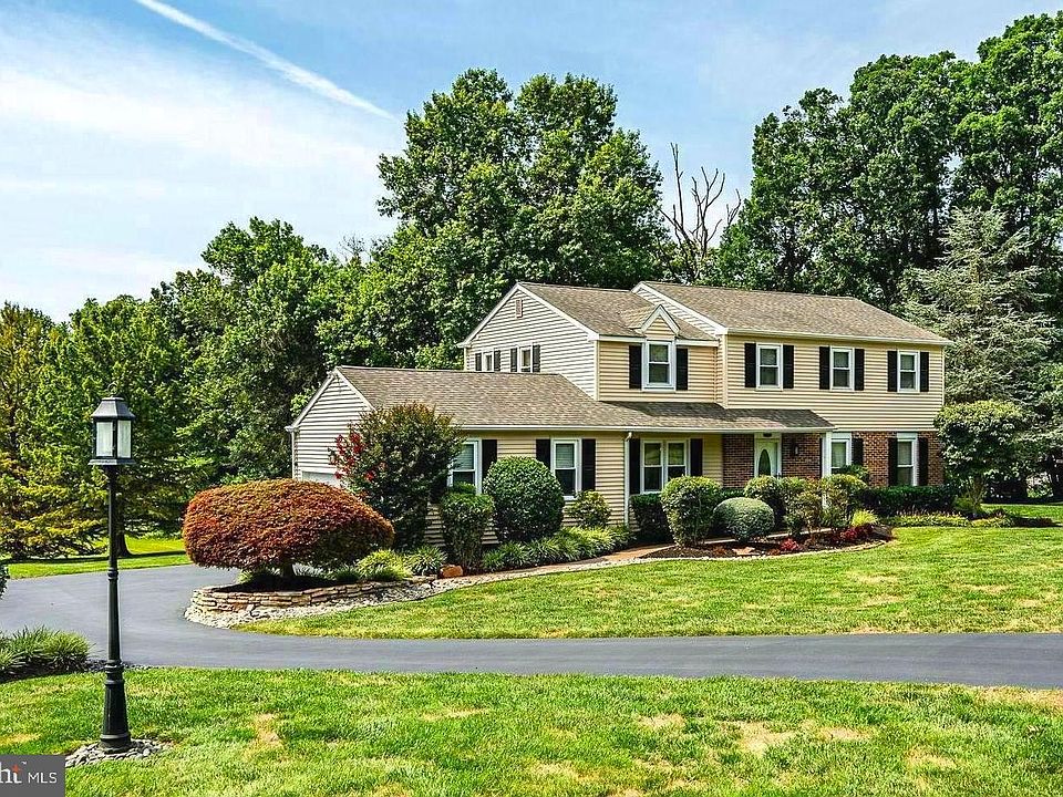 1st image of 518 Cheshire Dr