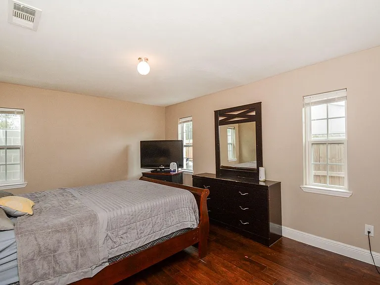 1402 Chestnut Ridge Rd — Photo 7