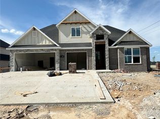 1300 Cullinan St, Centerton, AR 72719