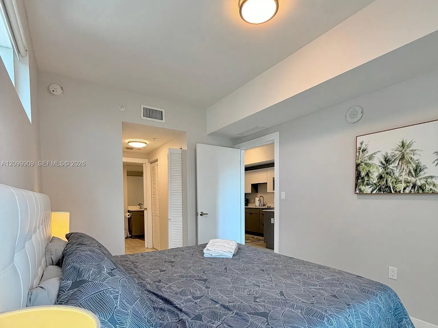 26 Edgewater Condo — Photo 4