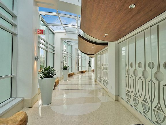 5th image of 4441 Collins Ave #Id1540548p
