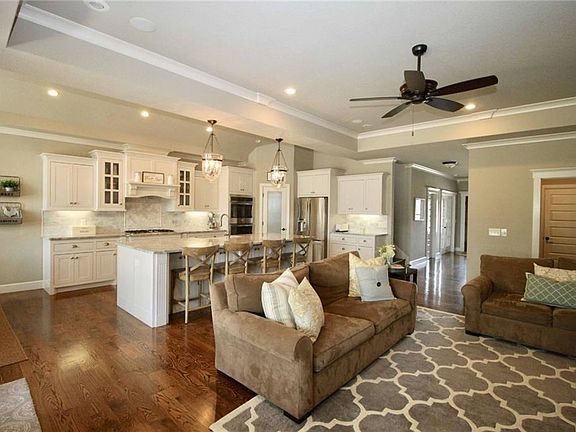 5th image of 4104 SW Staverton Dr