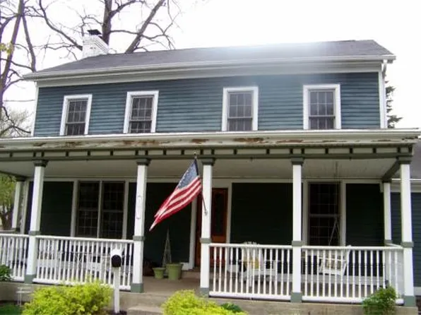 415 1st Ave S, Clear Lake, IA 50428