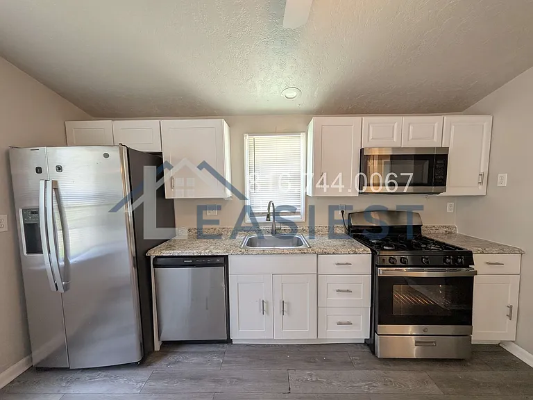 1110 E Frederick St — Photo 7
