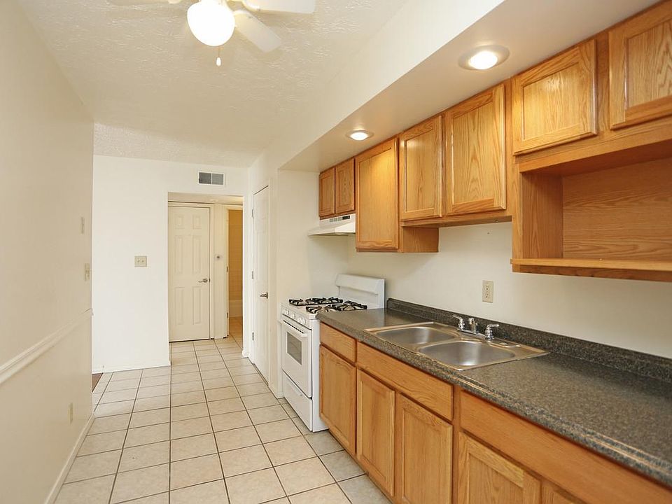 2nd image of 5 Clobertin Ct