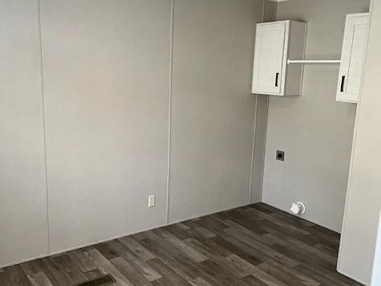 3011 Garfield Rd N #5 — Photo 3