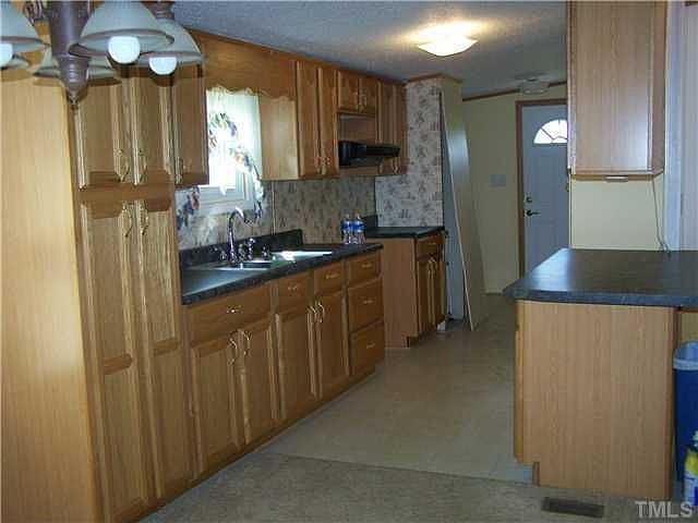 2nd image of 8653 Julian Rd