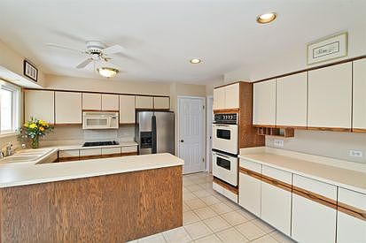 4th image of 818 S Bodin St