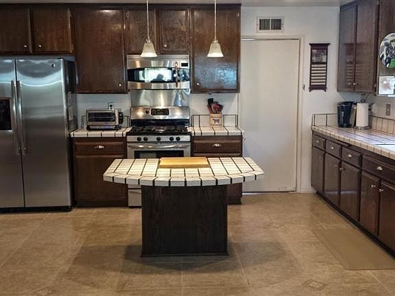 2nd image of 449 Knollwood Dr