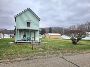 2660 S Lawn Ave, Coshocton, OH 43812