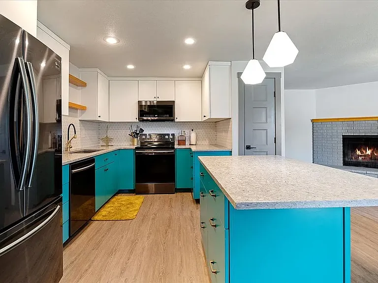 2034 S Division Ave — Photo 21