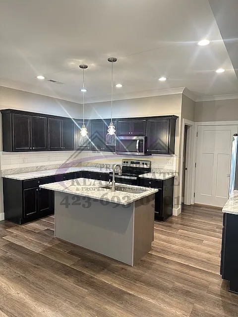 3BD/2.5BA Townhouse with garage — Photo 4