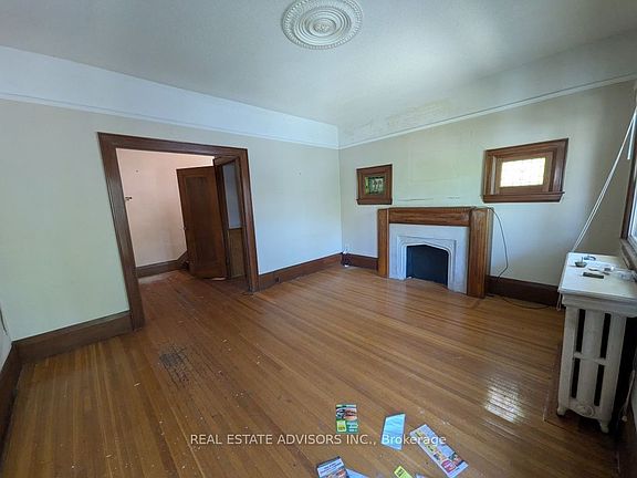 3rd image of 61 Greensides Ave