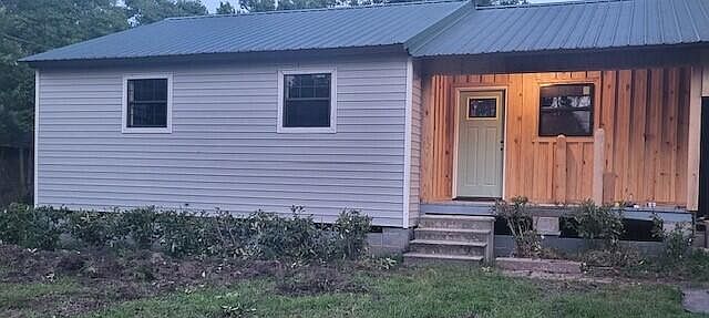 2nd image of 2105 Miriam St